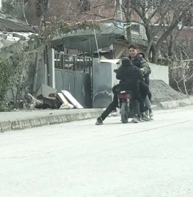 Tokat’ta çocukların tehlikeli yolculuğu kamerada
