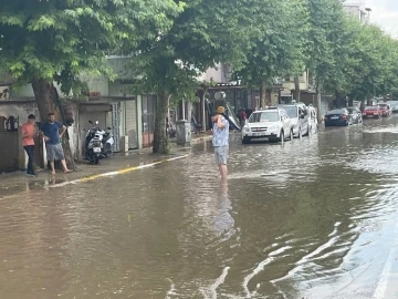 Tokat’ta etkili olan sağanak yağış hayatı olumsuz etkiledi
