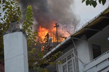 Tokat’ta iki katlı ahşap evde yangın paniği
