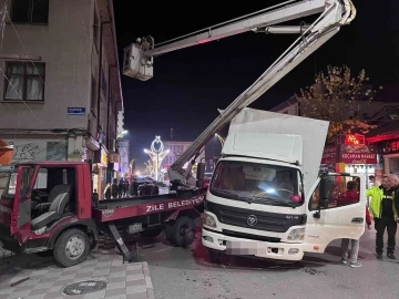 Tokat’ta kamyonet itfaiye aracına çarptı: 1 yaralı
