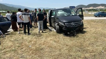 Tokat’ta otomobil ile panelvan araç çarpıştı: 1 yaralı
