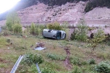 Tokat'ta panelvan minibüs yoldan çıkarak takla attı: 1 ölü, 3 yaralı