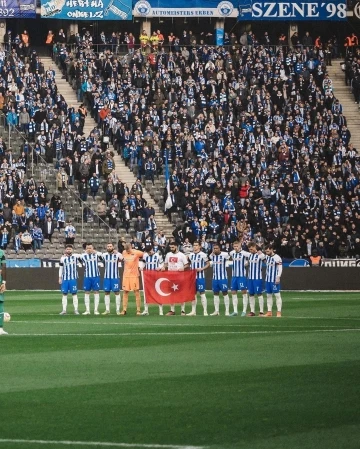 Tolga Ciğerci ısınmaya &quot;Başın sağ olsun Türkiye&quot; tişörtüyle çıktı
