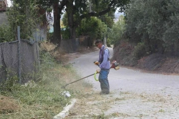 Toroslar’da mahalleler temizleniyor
