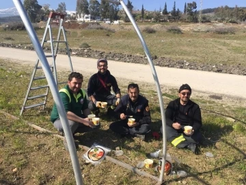 Tosya Belediyesi, deprem bölgesinde 30 çadır kuruyor
