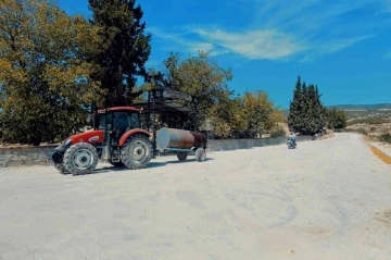 Toz ve çamurdan geçilmeyen sokaklar yenileniyor
