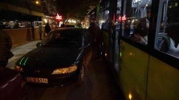 Trafiği felç eden hatalı parka vatandaş müdahale etti
