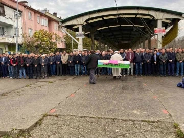 Trafik kazasında hayatını kaybeden anne Kök, toprağa verildi
