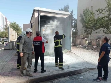 Trafoda çıkan yangın itfaiyenin müdahalesiyle söndürüldü
