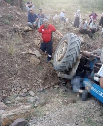 Traktörün altında kalan vatandaş, hayatını kaybetti
