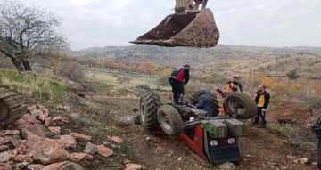 Traktörün altında kalan yaşlı adam hayatını kaybetti