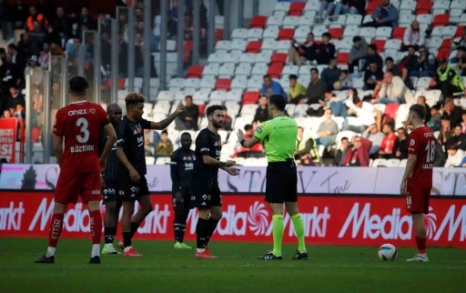 Trendyol Süper Lig: Antalyaspor: 1 - Beşiktaş: 1 (Maç sonucu)
