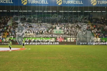 Trendyol Süper Lig: Çaykur Rizespor: 1 - Fatih Karagümrük: 0 (İlk yarı)
