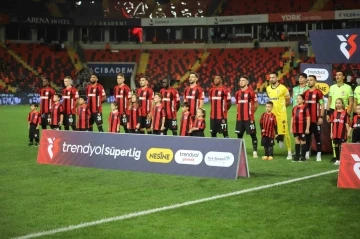 Trendyol Süper Lig: Gaziantep FK: 0 - Trabzonspor: 0 (Maç devam ediyor)
