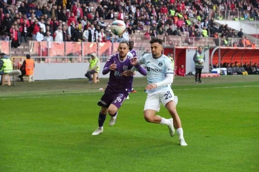 Trendyol Süper Lig: Samsunspor: 2 - Adana Demirspor: 1 (Maç devam ediyor)
