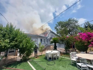 TSYD Adana Şubesi'nde yangın 