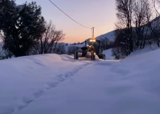 Tunceli’de karla mücadele çalışmaları sürüyor
