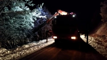 Tunceli’de otomobil şarampole uçtu
