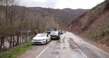 Tunceli’de otomobil çaya uçtu: 3 genç kayıp