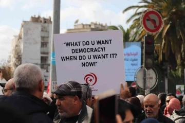 Tunus’ta ayaklanmanın 12. yıl dönümünde Cumhurbaşkanı Said protesto edildi
