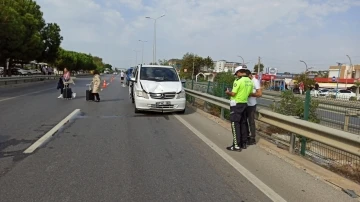 Tur aracının çarptığı otel çalışanı kadın ağır yaralandı
