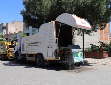 Turgutlu Belediyesinden çöp konteynerlerinde yaz temizliği
