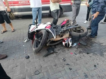 Turgutlu’da motosiklet ile minibüs çarpıştı: 1 yaralı
