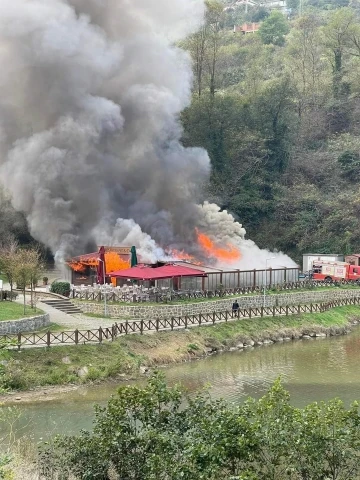 Turizm merkezi Sera Gölü’nde sosyal tesis yangını
