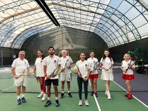 Türk Böbrek Vakfı’nın düzenlediği 2. Cumhuriyet Tenis Turnuvası başladı
