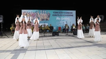 ‘Türk dünyasından esintiler’ konserine Elazığlılar yoğun ilgi gösterdi
