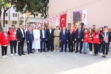 Türk Kızılay’dan Manisa’da İstiklal İlkokuluna kütüphane
