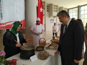 Türk Mutfağı Haftası’nda, yöresel yemek ve tatlılar tanıtıldı
