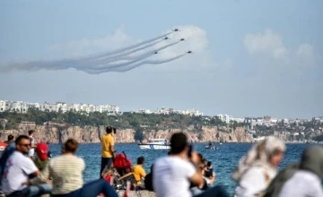 Türk Yıldızları'ndan 'Ata'ya Saygı' uçuşu/ Ek fotoğraflar