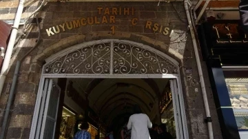 Türkiye’de bir ilk: Diyarbakır’da turist yoğunluğundan ‘nöbetçi kuyumcu’ sistemine geçildi
