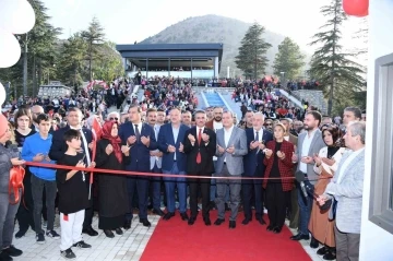 Türkiye’nin en büyük cam teraslarından biri Isparta’da açıldı
