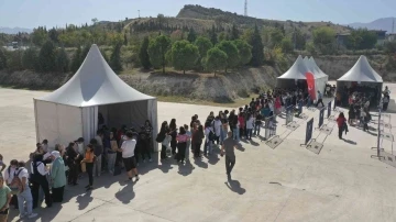 Türkiye’nin en ünlü yazarları Denizli’de buluştu
