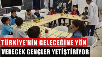 Türkiye’nin geleceğine yön verecek gençler yetiştiriyor