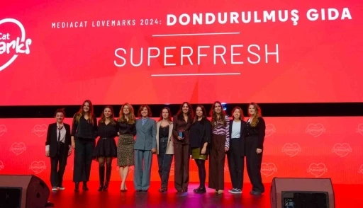 Türkiye’nin “Lovemark”ı SuperFresh, ödülüyle buluştu
