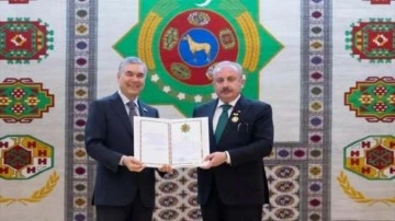 Türkmenistan'da TBMM Başkanı Şentop&rsquo;a "Devlet Nişanı" takdim edildi