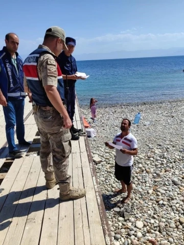 Tuşba Belediyesi boğulmalara karşı vatandaşları uyarıyor
