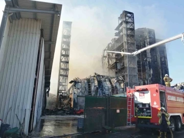 Tuzla’daki fabrika yangını 6 saatte söndürüldü
