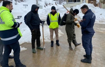 Üç gündür yaylada mahsur kalan 6 kişi kurtarıldı
