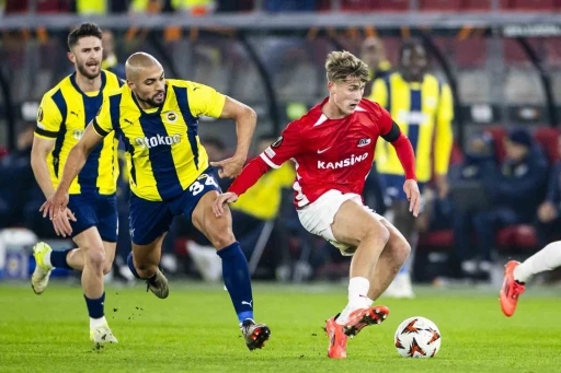 UEFA Avrupa Ligi: AZ Alkmaar: 0 - Fenerbahçe: 0 (İlk yarı)
