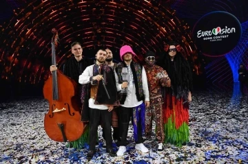 Ukraynalı grup Eurovision’dan kazandığı kristal mikrofonu 900 bin dolara sattı
