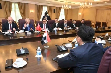 Ulaştırma ve Altyapı Bakanı Uraloğlu, Irak Kültür Bakanı Fekkak ile görüştü
