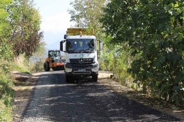 Ulubey’de 3 ayda 30 kilometre yol asfaltlandı
