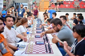 Uluslararası İstanbul Açık Satranç Turnuvası Fatih’te başladı
