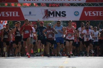 Uluslararası Vestel Manisa Yarı Maratonu heyecanı sona erdi
