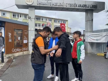 Ümraniye’de okulların önünde sıkı denetim
