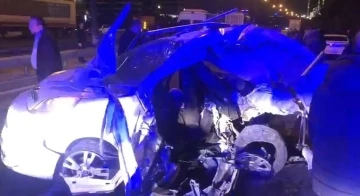 Ümraniye TEM’de kamyonet ticari otomobile çarptı: 1 ölü, 2 yaralı
